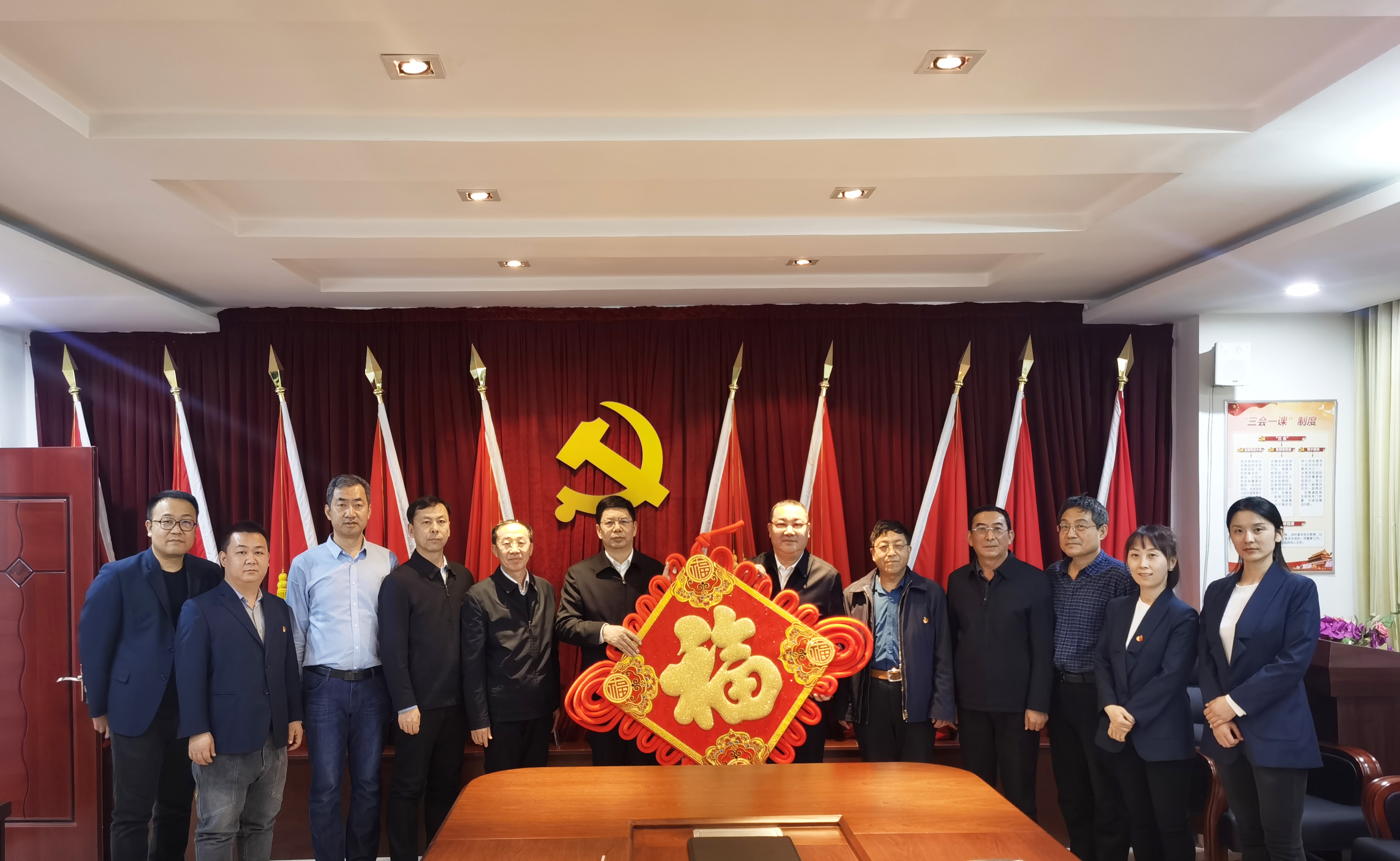 自治區(qū)政協(xié)副主席、工商聯(lián)主席安潤生等領導蒞臨協(xié)會慰問指導