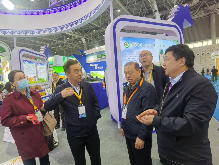 內(nèi)蒙古1400多種有機(jī)、綠色農(nóng)畜產(chǎn)品亮相中國(guó)綠色食品博覽會(huì)和中國(guó)國(guó)際有機(jī)食品博覽會(huì)